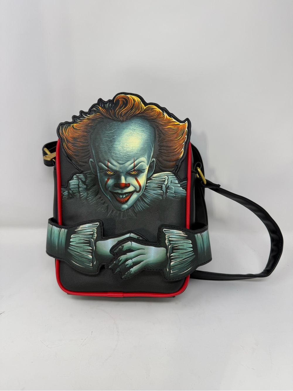 Loungefly Pennywise Graphic Messenger Bag - Black/Red/Green